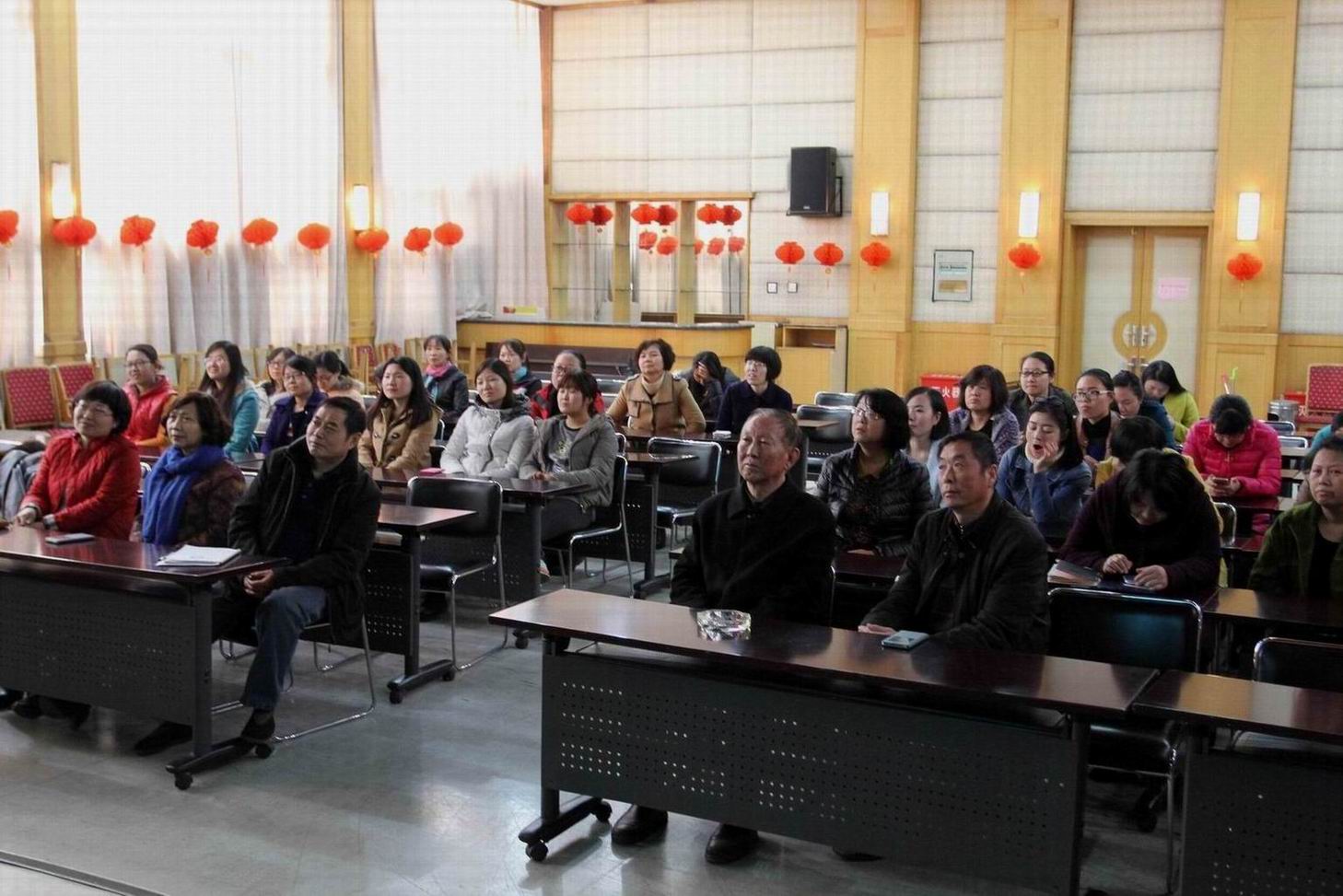 股份公司举办庆“三八”系列活动