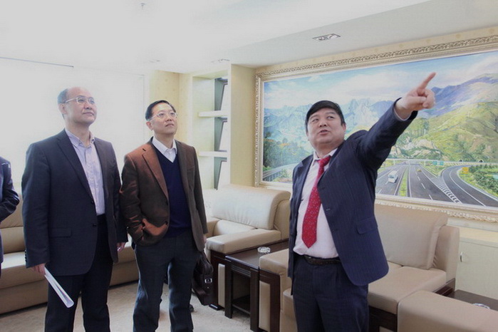 依托中交通力组建的“陕西省公路交通工程技术研究中心”通过验收