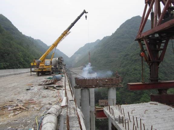 毕都高速T1标最长桥梁下部结构全部完成